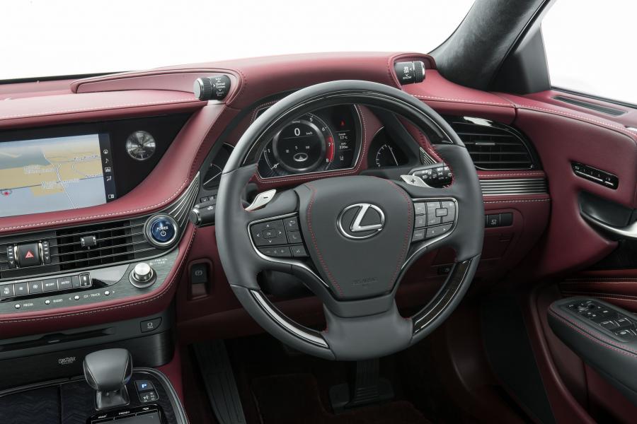 Панель приборов Lexus LS500h 2018 года  (AU) (фото 18 из 23)